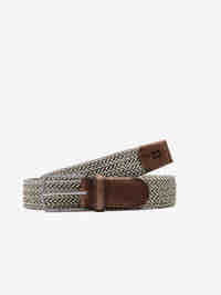 Brauner Sportgürtel von Club of Comfort, elastischer Two-Tone-Flecht-Band mit Logoprägung in der Lederspitze, polierte Metallschließe, Breite 3,4 cm, Längen 90-125 cm, aus Polyester, geeignet für Regular-Figur, Ganzjahres; abgebildet auf weißem Hintergrund.