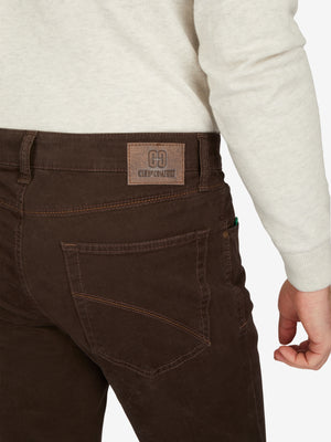 Hose HENRY 7612 in dunkelbraun, 5-Pocket mit elastischem Doppelstoffbund, Mobile Pocket in rechter Vordertasche, aus Hochstretch-Baumwolle, Regular Fit, mit Markenlabel "Club of Comfort" am Bund, ideal für Herbst/Winter.